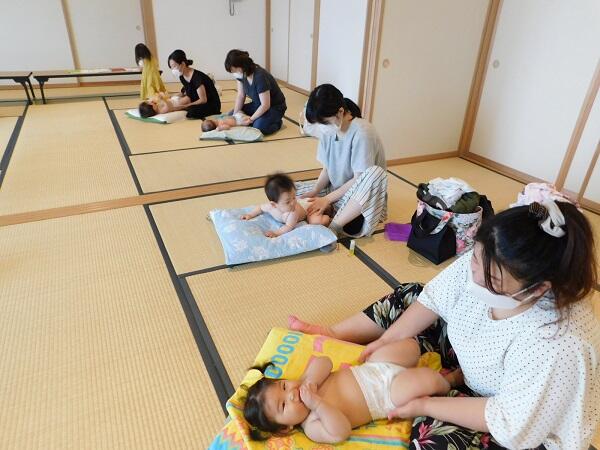 ベビーマッサージの写真