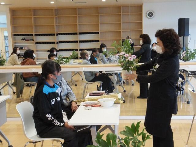 生け花を伝授