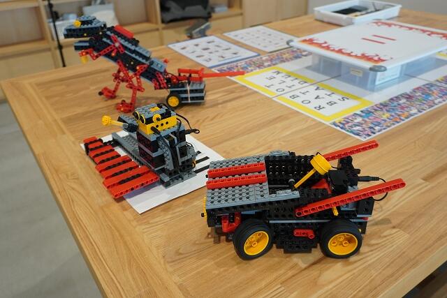動くロボットの見本