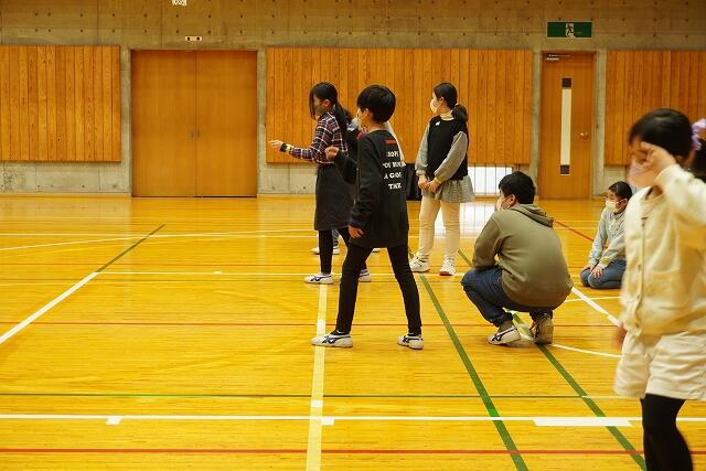 お玉リレーの様子