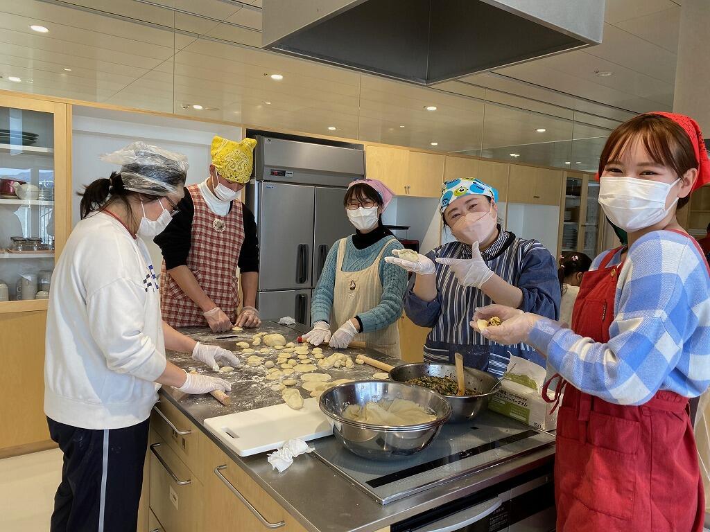 餃子づくりの様子