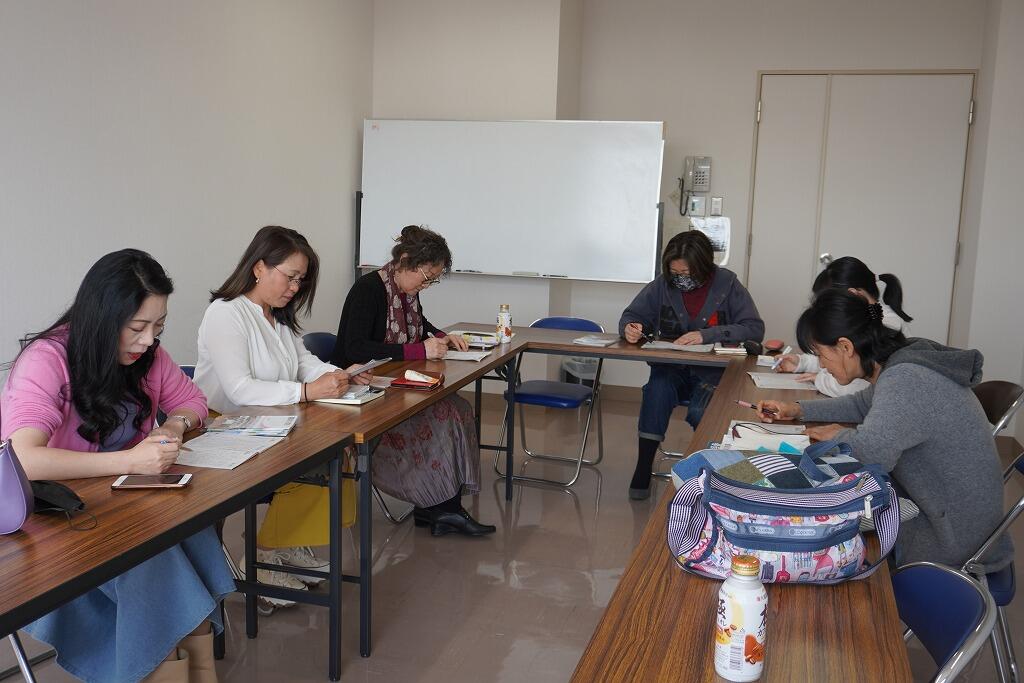 勉強する様子